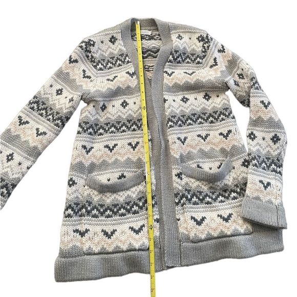 Carve Designs Gray and Cream Patterned Cardigan - Picture 11 of 14